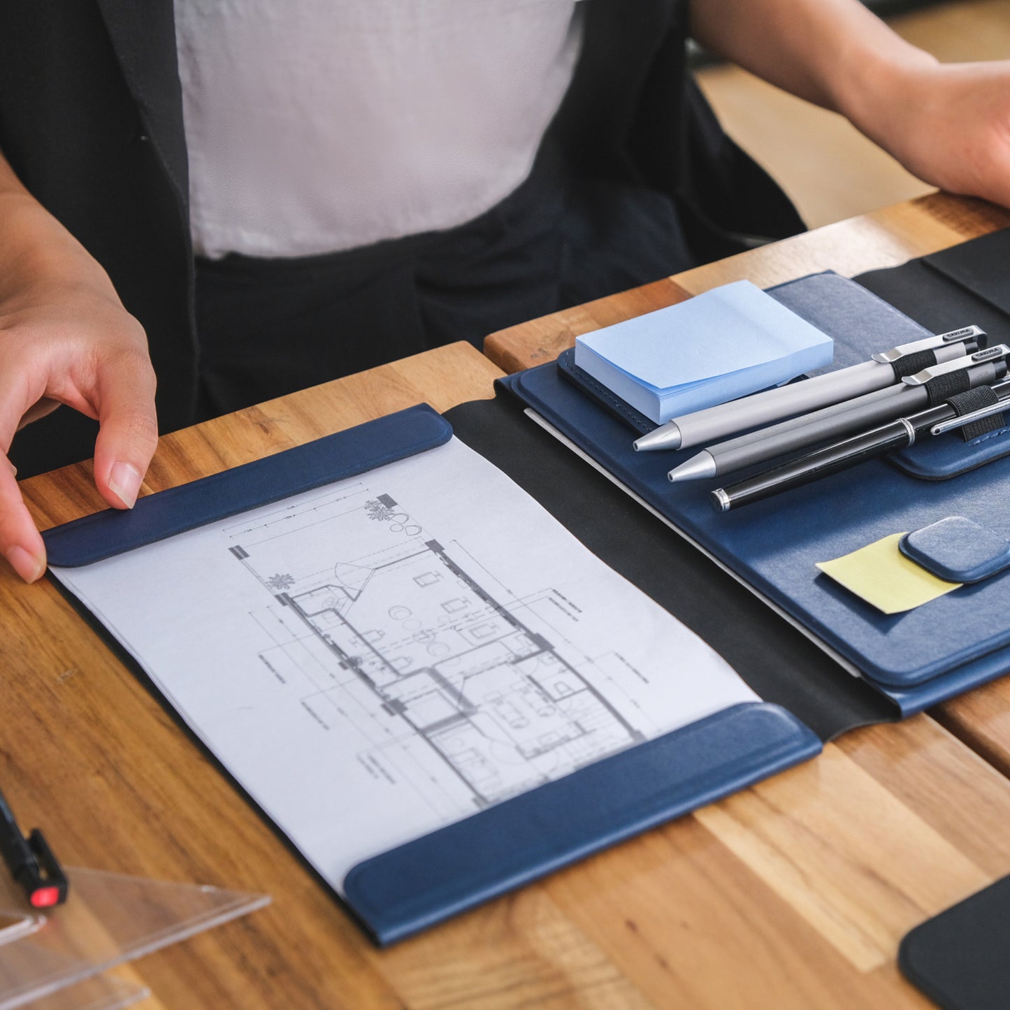 磁力で組み合わせるノートフォルダ「A5 office folder」