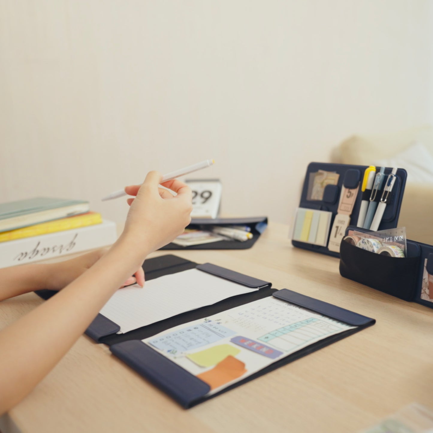 磁力で組み合わせるノートフォルダ「A5 office folder」