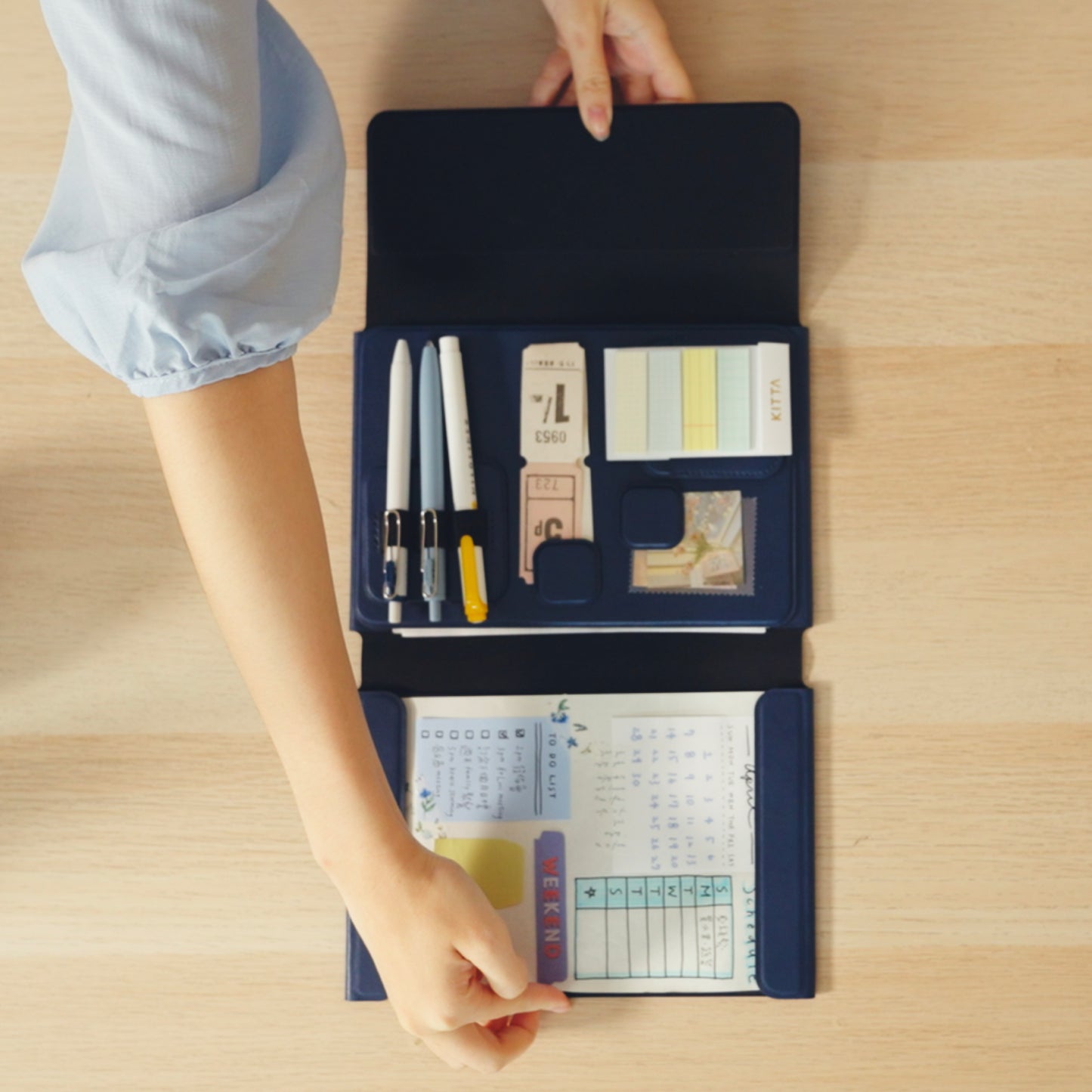 磁力で組み合わせるノートフォルダ「A5 office folder」