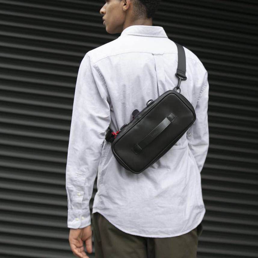 荷物が増えても大丈夫!容量が16倍になるバッグ「Sandwich Backpack」