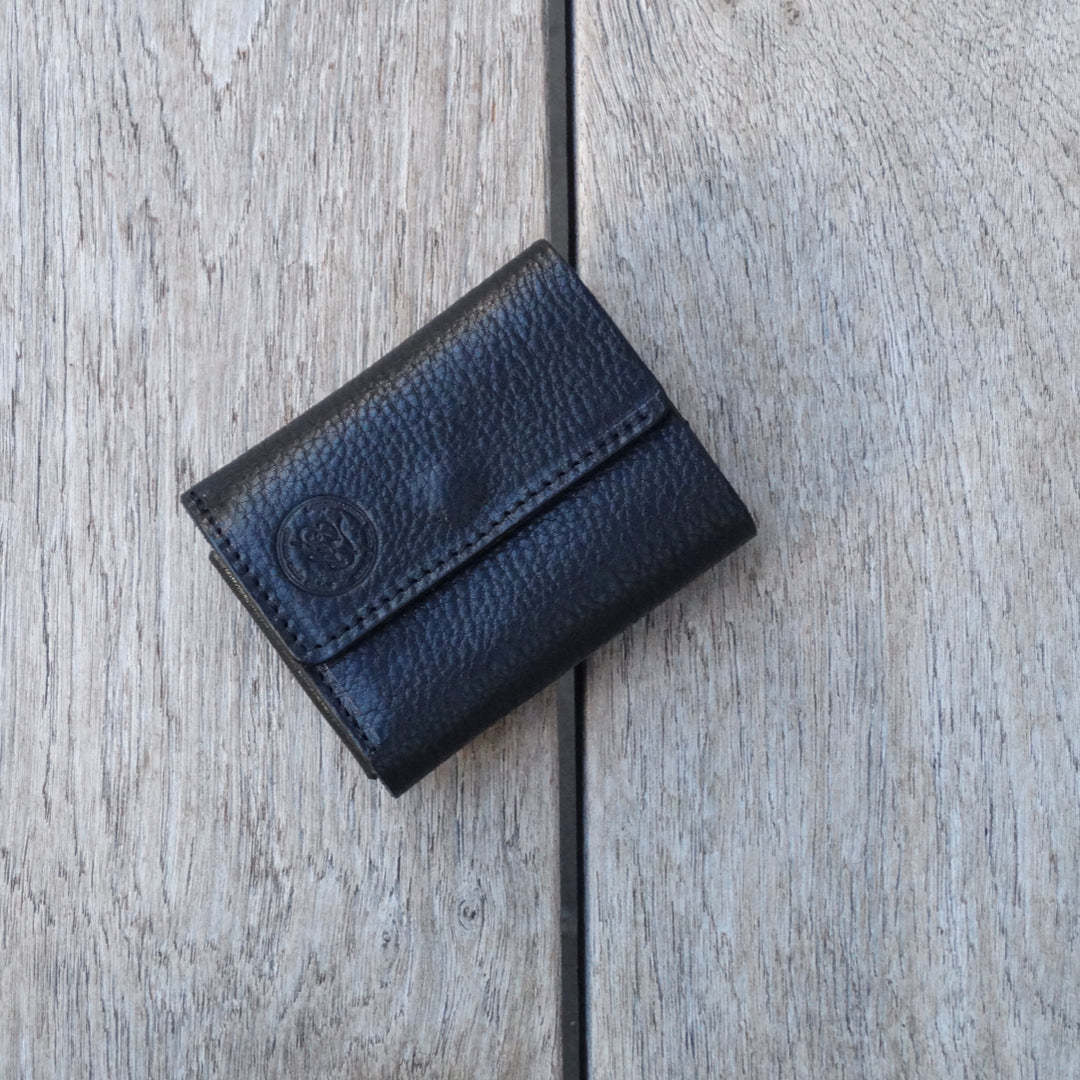 自由に組み替えるミニマム財布「Kumi Wallet」