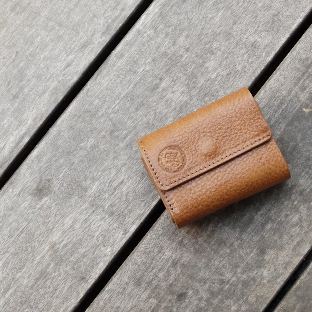 自由に組み替えるミニマム財布「Kumi Wallet」