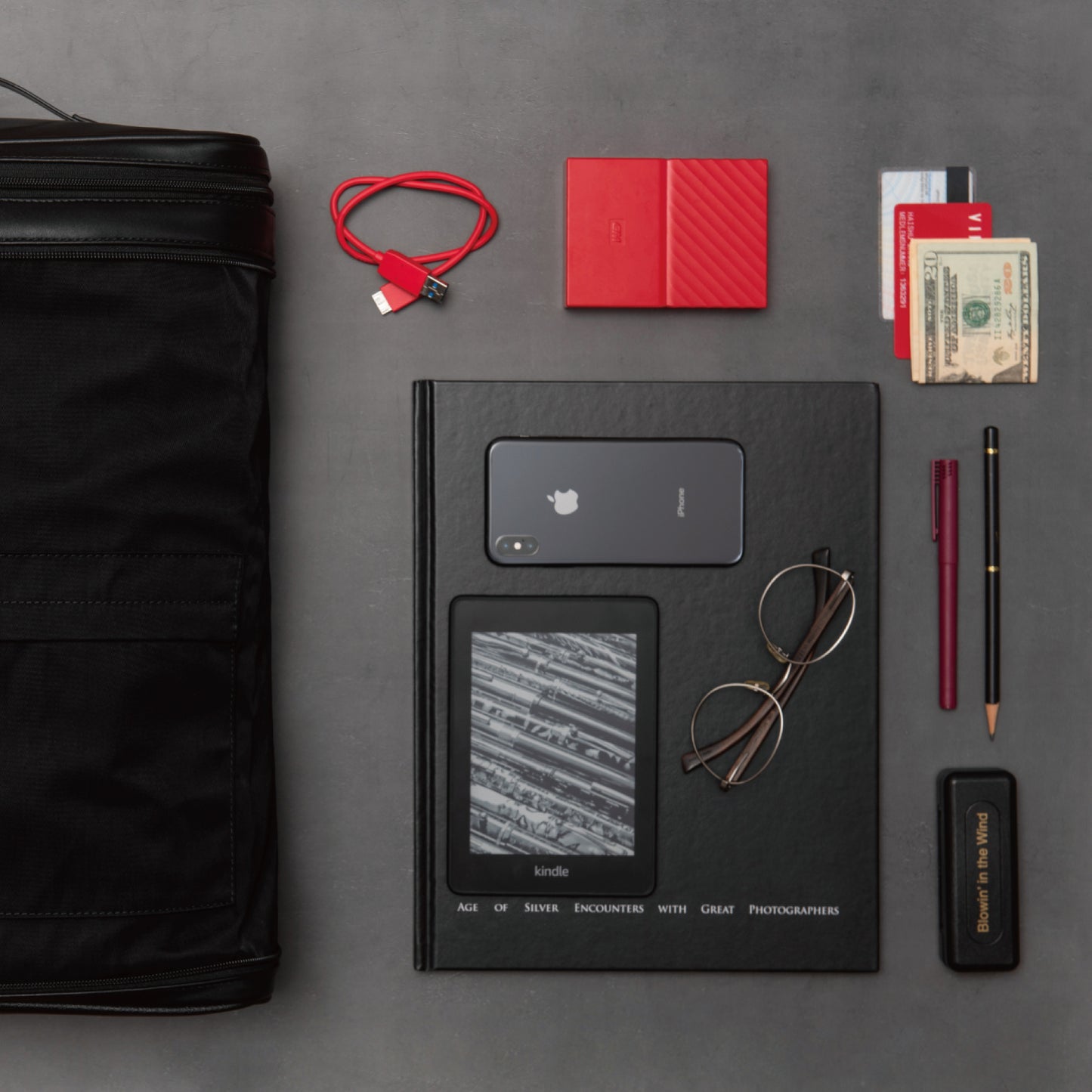 荷物が増えても大丈夫!容量が16倍になるバッグ「Sandwich Backpack」