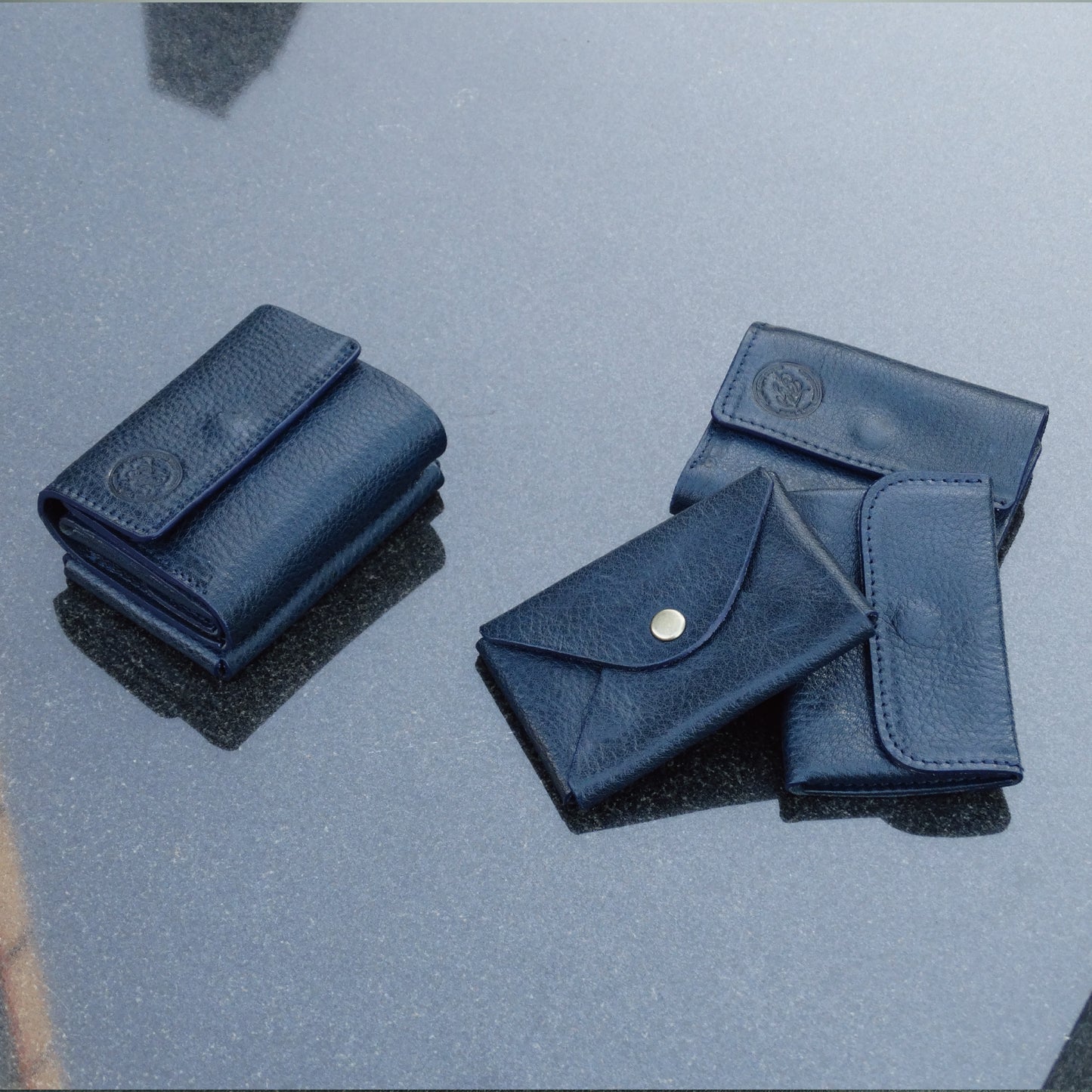 自由に組み替えるミニマム財布「Kumi Wallet」