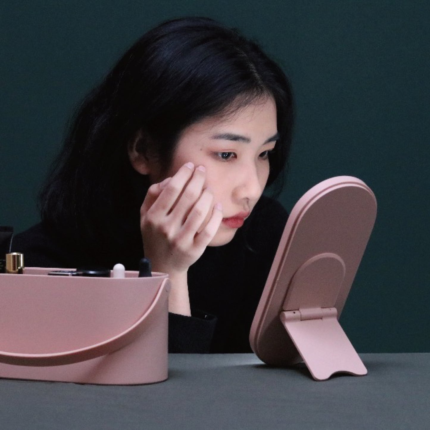 収納付き女優ミラー「PORTABLE MAKEUP BOX」