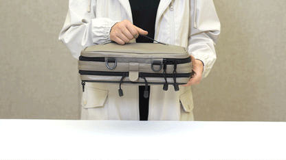 荷物が増えても大丈夫！容量が16倍になるバッグ「Sandwich Backpack」
