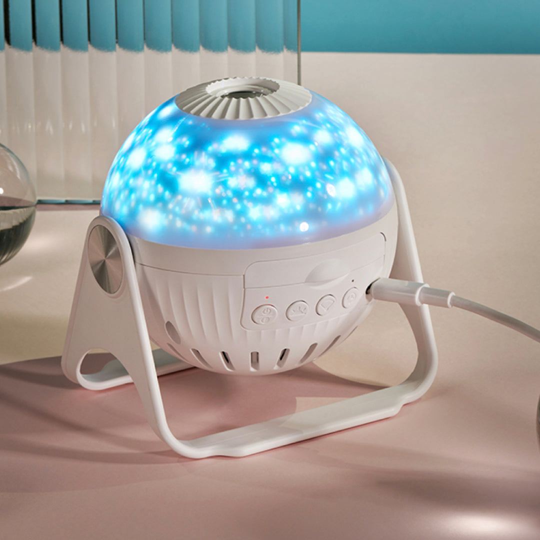 お部屋が夜空になるミニプラネタリウム「FOCUSING PROJECTION LAMP」