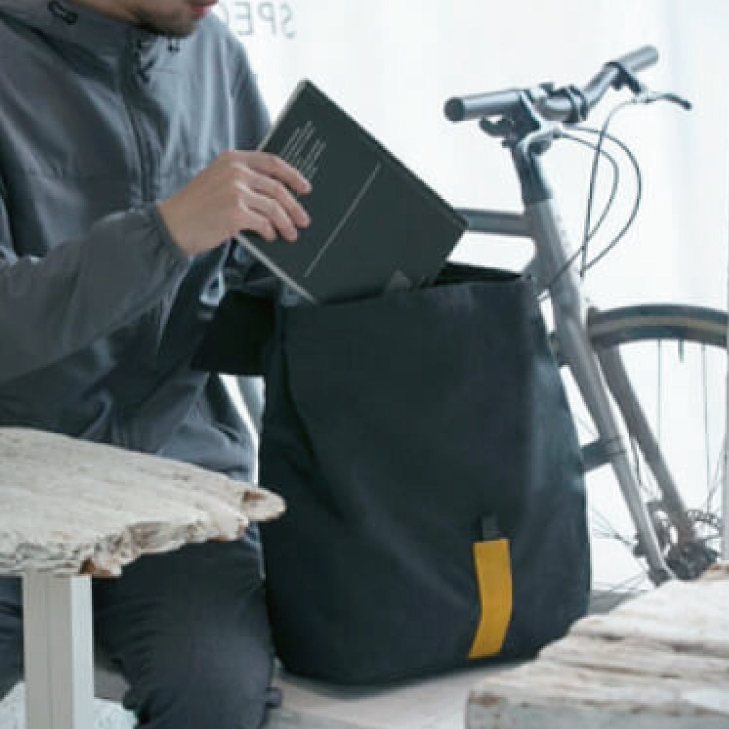 スマートエコロジーバッグ「SQUARE BACKPACK」
