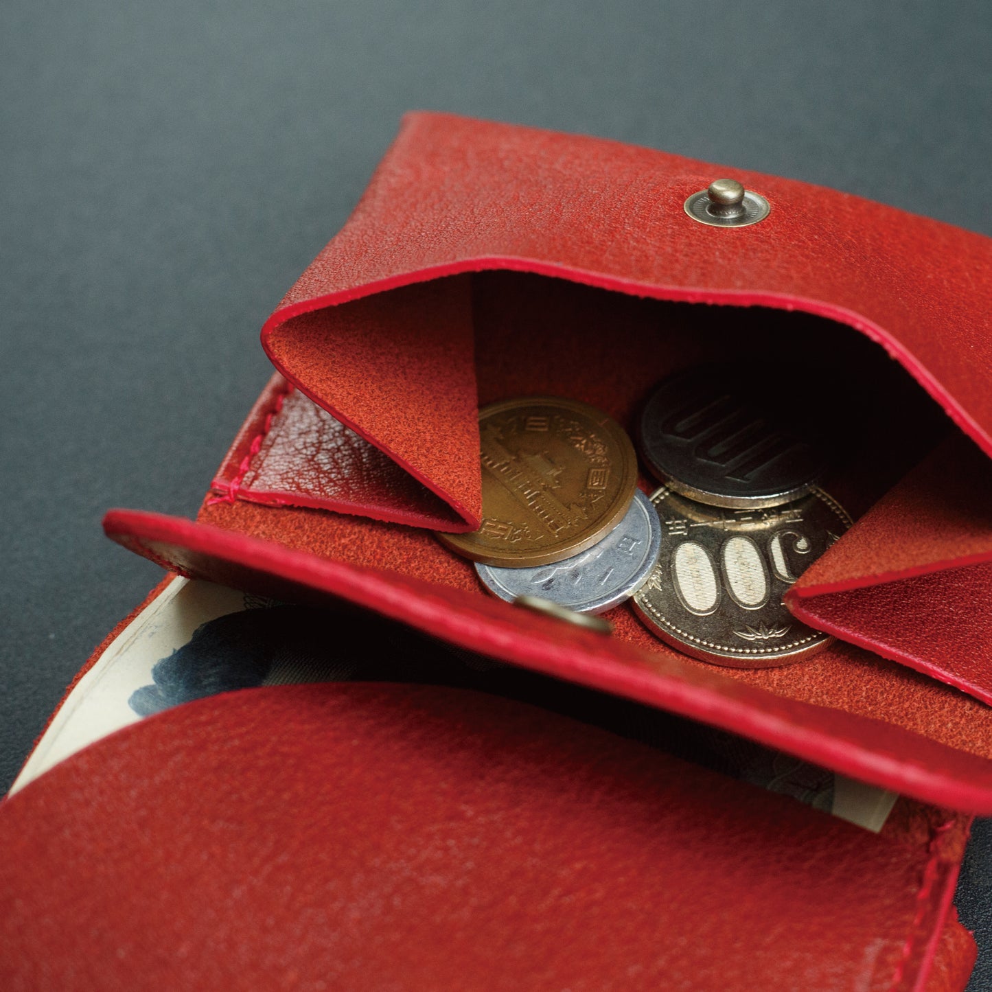 自由に組み替えるミニマム財布「Kumi Wallet」